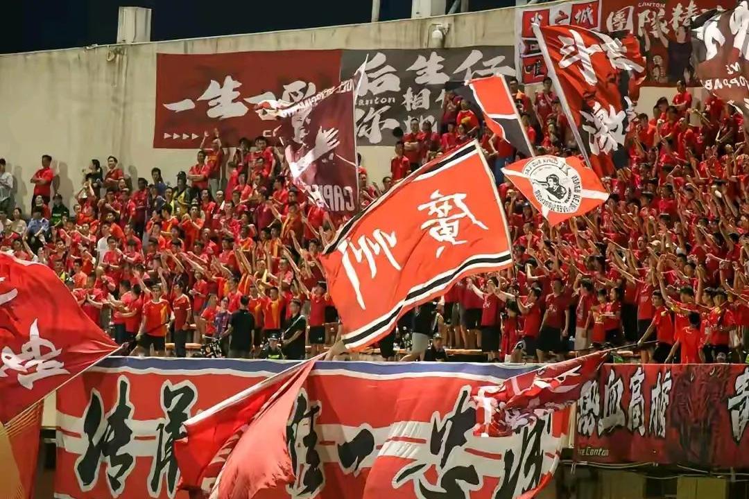 激情四射！球队精神面貌焕然一新的简单介绍